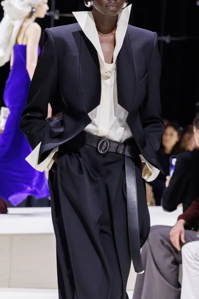 Look 1